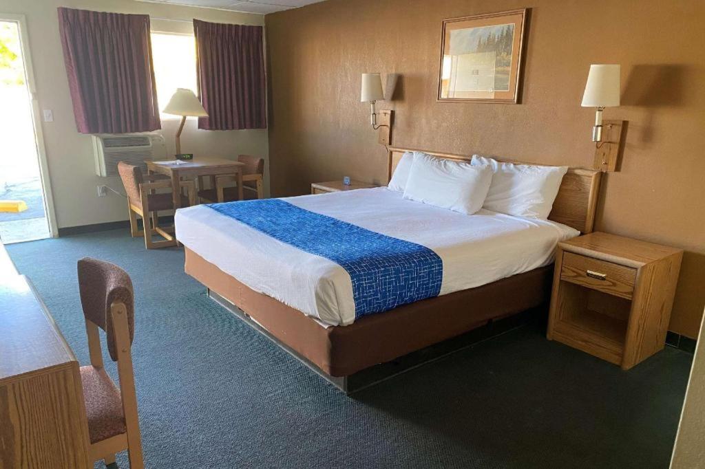 Travelodge By Wyndham Powell Екстер'єр фото