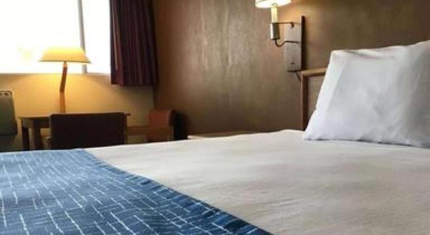 Travelodge By Wyndham Powell Екстер'єр фото